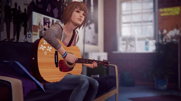 סטודנטית מחזיקה גיטרה במשחק החיים מוזרים